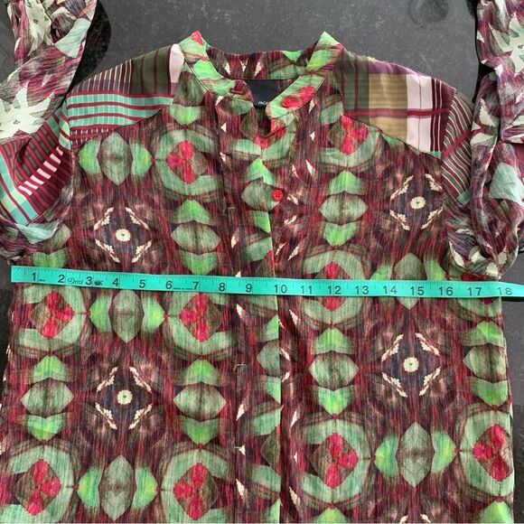 Sacada Abstract Red Green Long Sleeve Button Up Top Size Small - Picture 12 of 15